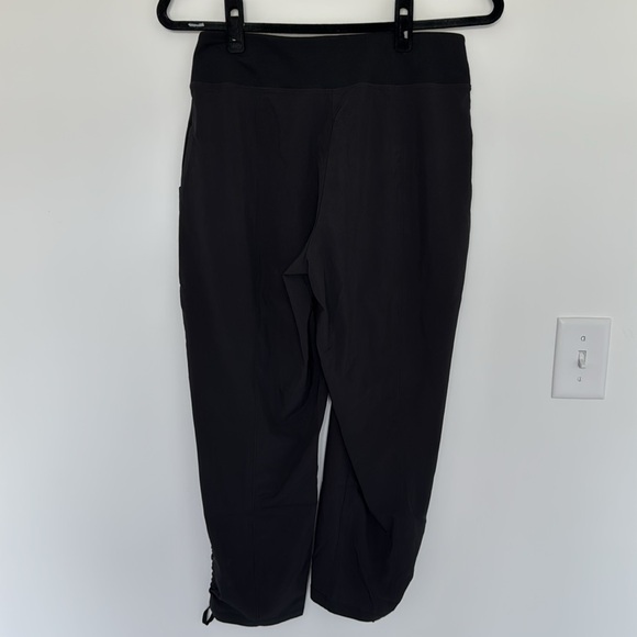 The North Face Women's Flashdry Cropped Pants, Black - Size S - Picture 5 of 6
